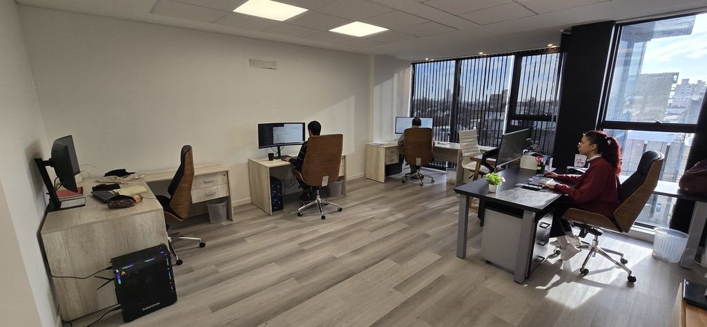Oficinas de Camet Robótica en Mar del Plata con el equipo trabajando